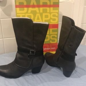 Woman Baretrap  boots Dark Grey Roxie